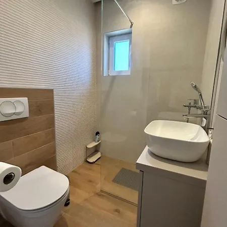 Two Bedroom With Terrace And Sea View 公寓 *