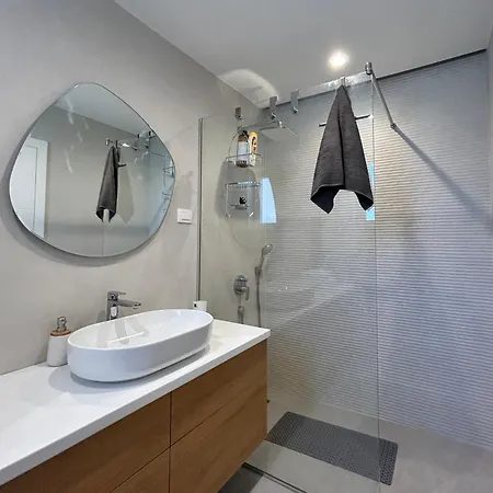 Two Bedroom With Terrace And Sea View 公寓 扎达尔